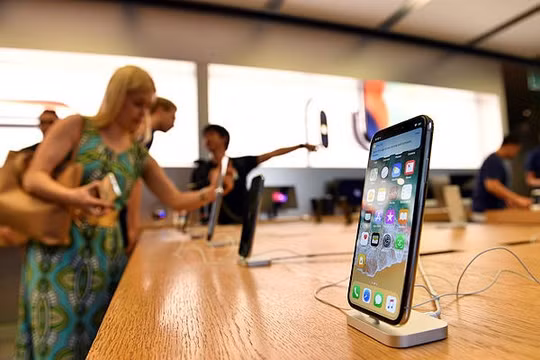 Mẫu điện thoại iPhone X. (Nguồn: AFP)