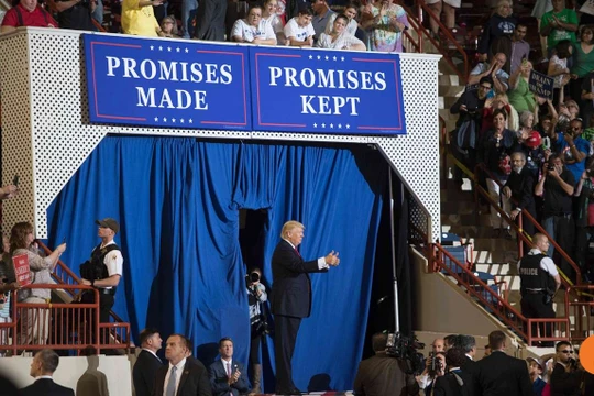 Tổng thống Donald Trump phát biểu tại cuộc mít tinh