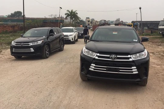 Những chiếc xe đang chờ chủ