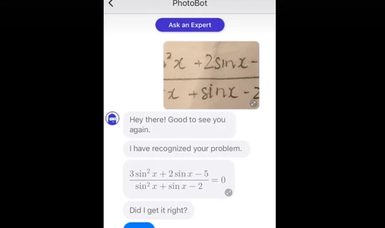 Hình chụp video Robot giảng toán.
