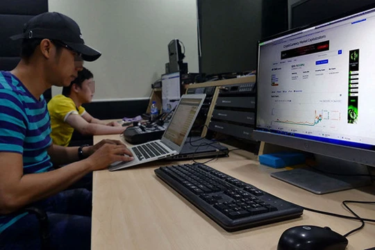 Giới đầu cơ vào tiền ảo đa số là giới trẻ ẢNH: ĐÀO NGỌC THẠCH