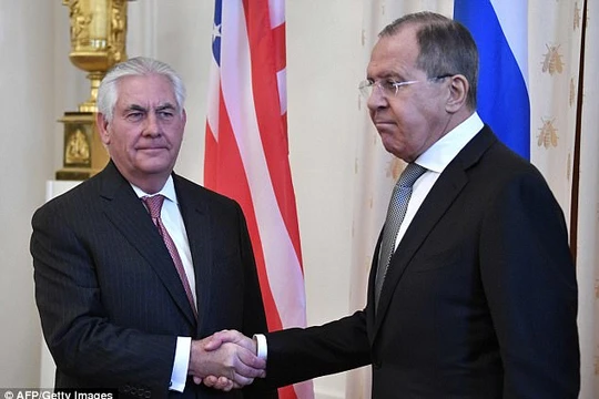 Ngoại trưởng Nga S.Lavrov và Ngoại trưởng Mỹ R. Tillerson gặp nhau tại Moscow