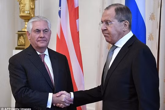 Ngoại trưởng Nga S.Lavrov và Ngoại trưởng Mỹ R. Tillerson gặp nhau tại Moscow