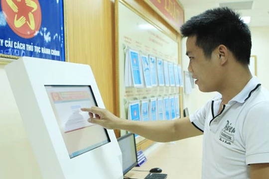 Tỷ lệ thủ tục hành chính thực hiện theo cơ chế một cửa tại cấp Sở, cơ quan tương đương Sở của Hà Nội đạt tới 99,98%. Ảnh Internet