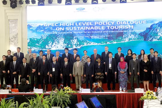 Đại diện các nền kinh tế thành viên APEC tham dự đối thoại - Ảnh: ĐỨC HIẾU