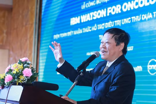 Thứ trưởng Bộ Y tế Nguyễn Viết Tiến