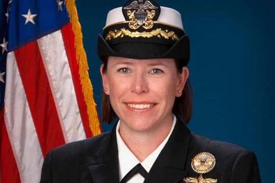 Trung tá hải quân Andria L. Slough.