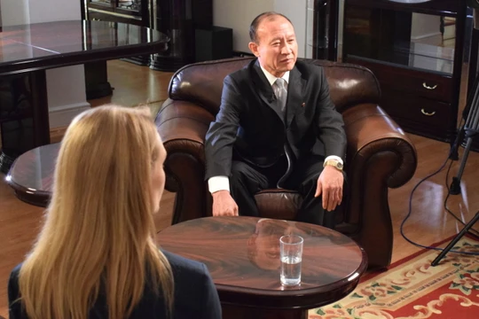 Đại sứ Choe Il trả lời phỏng vấn 