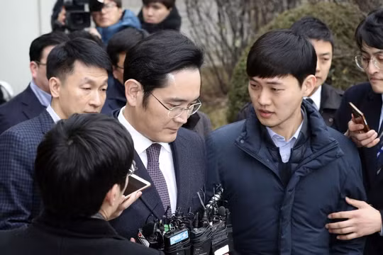 Giám đốc Samsung Jay Y. Lee đang bị điều tra