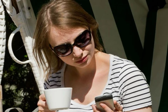 Khi điện thoại bị quá nóng có thể dẫn đến giảm công suất và tuổi thọ, thậm chí bị chập mạch và nguy cơ cháy nổ