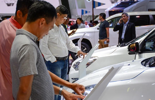 Sức mua ô tô trên thị trường giảm mạnh trong tháng 7.2017