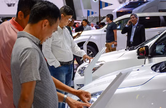 Sức mua ô tô trên thị trường giảm mạnh trong tháng 7.2017