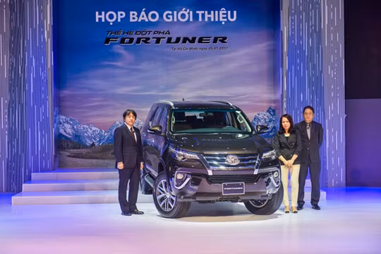 Toyota Fortuner - mẫu xe được giới thiệu mở màn cho năm 2017 (Ảnh: TMV)