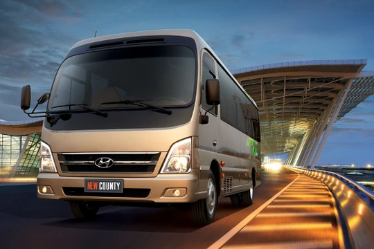 Hyundai New County có giá bán lẻ khuyến nghị 1,395 tỷ đồng (đã bao gồm thuế VAT)