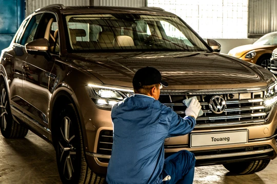 VW Touareg 2019 đang được “trau chuốt” tại kho xe Volkswagen trước thềm Triển lãm VMS 2018.