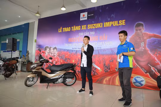 Suzuki Việt Nam hy vọng đây sẽ làm món quà ý nghĩa dành tặng cho những cống hiến của tuyển thủ Quang Hải trong VCK U23 châu Á 2018