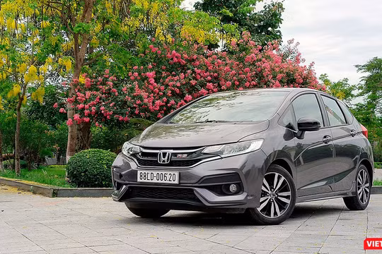 Jazz là cái tên mới nhất của Honda gia nhập thị trường xe Việt trong năm 2018. Đây là một chiếc xe nhập khẩu cỡ nhỏ hạng B thuộc dòng xe hatchback 5 cửa. (Ảnh: Ngô Minh)