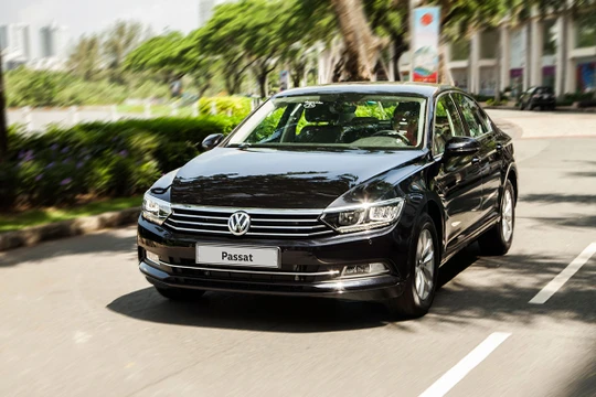  VW Passat BlueMotion Comfort 2018 trở thành phiên bản thứ 3 của dòng xe Passat hiện đang bán tại thị trường Việt Nam. 