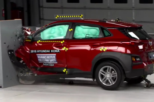 Nếu không xét tới khả năng chiếu sáng, Hyundai Kona 2018 vẫn là một chiếc xe rất an toàn. (Ảnh: IIHS)