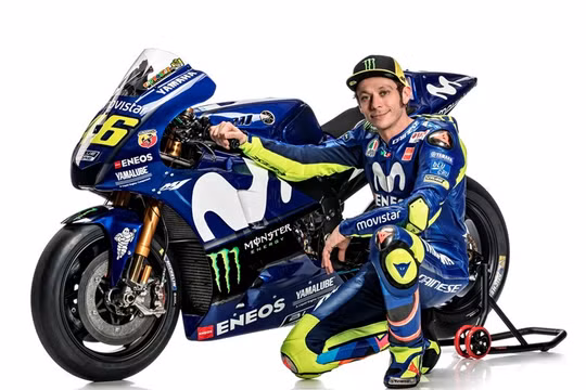 Valentino Rossi đã quyết định gắn bó với đội đua Movistar Yamaha MotoGP thêm 2 năm nữa