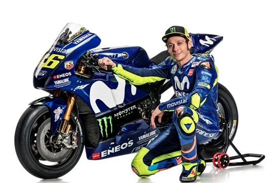 Valentino Rossi đã quyết định gắn bó với đội đua Movistar Yamaha MotoGP thêm 2 năm nữa