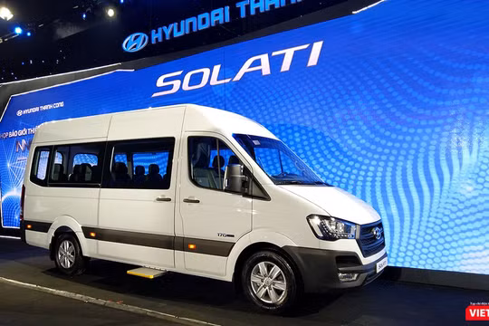 Không gian nội thất của Hyundai Solati được đánh giá là rộng rãi và thoải mái bậc nhất phân khúc 16 chỗ.