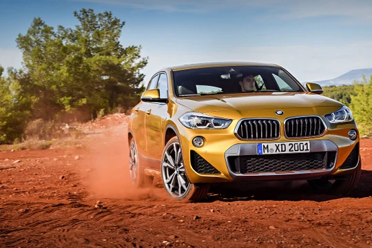Kể từ khi xuất hiện dưới bản concept cũng như bản thương mại, BMW X2 đã được đánh giá cao và đạt nhiều giải thưởng danh giá.