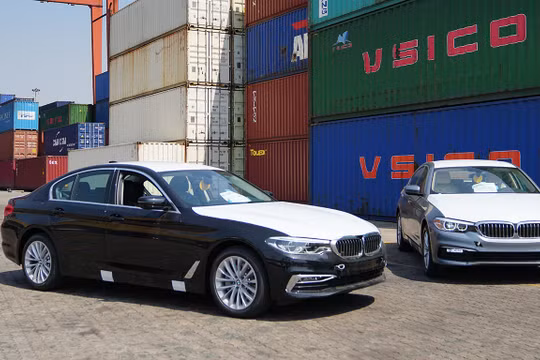 BMW 5-Series vừa về Việt Nam có nhiều trang bị vượt trội so với các đối thủ đồng cấp.