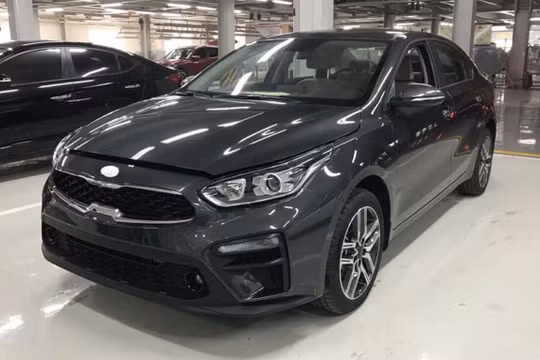 Kia Cerato 2019 có nhiều điểm thay đổi với kích cỡ dài và kiểu dáng thể thao hơn.