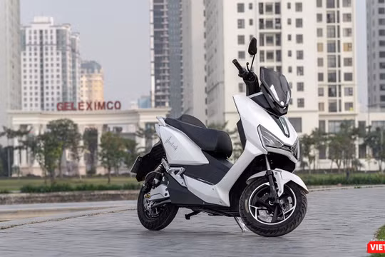 Để thu hút được sự quan tâm của người dùng, xe máy điện cần có thêm những sản phẩm được đầu tư thiết kế và công nghệ như VinFast hay Pega đang làm. (Ảnh: Ngô Minh)