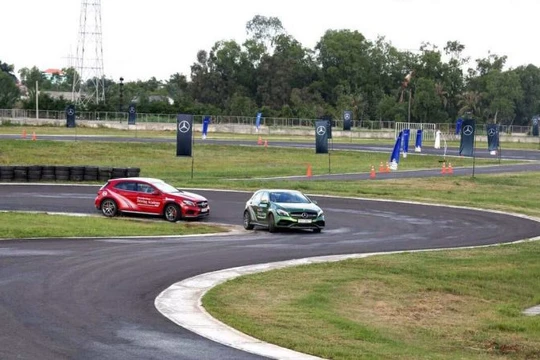 Lỗi khiến Mercedes-Benz Việt Nam phải triệu hồi xe lần này do túi khí có thể kích nổ mất kiểm soát trong một số trường hợp nhất định.