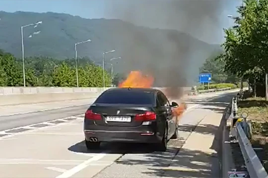 Cơ quan cảnh sát đã phải mở cuộc điều tra hình sự liên quan đến hàng loạt vụ cháy xe BMW trong vài tháng qua. (Ảnh:Yonhap)