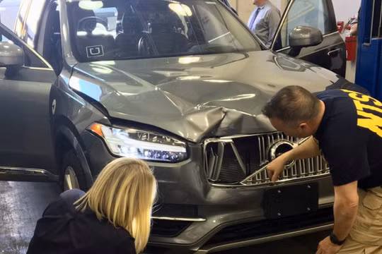 Qua vụ tai nạn này, liệu người dùng đã đủ tin tưởng vào công nghệ tự lái?