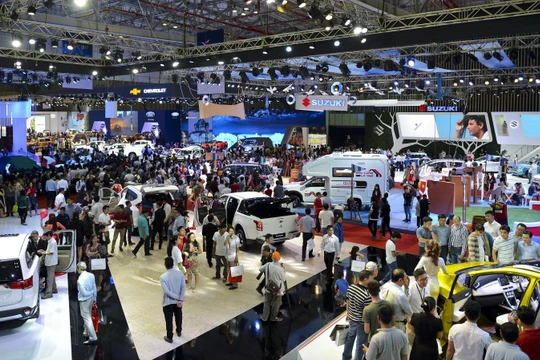 Thị trường ô tô trong năm 2019 dự báo sẽ bùng nổ trước sự đổ bộ ồ ạt của các mẫu xe nhập khẩu.