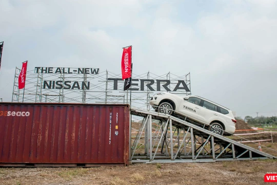 Với giá bán từ 988 triệu tới 1,226 tỷ đồng dành cho 3 phiên bản tùy chọn, Nissan Terra hứa hẹn là một mẫu xe sẽ làm hài lòng những khách hàng khó tính nhất sau khi đã trải nghiệm. 