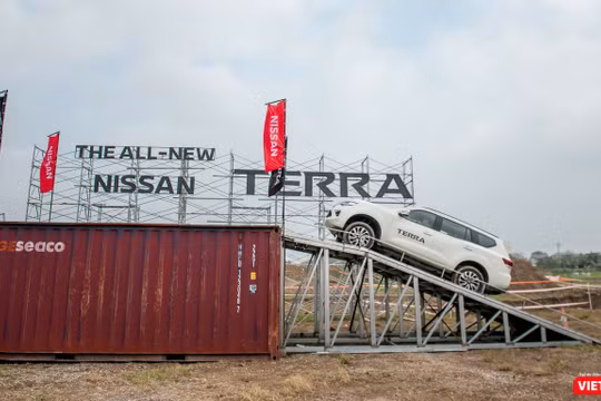 Với giá bán từ 988 triệu tới 1,226 tỷ đồng dành cho 3 phiên bản tùy chọn, Nissan Terra hứa hẹn là một mẫu xe sẽ làm hài lòng những khách hàng khó tính nhất sau khi đã trải nghiệm. 