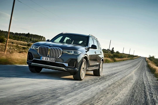 BMW X7 2019 bắt đầu được bán tại thị trường Mỹ vào tháng 3 năm sau với giá khởi điểm 73.900 USD.