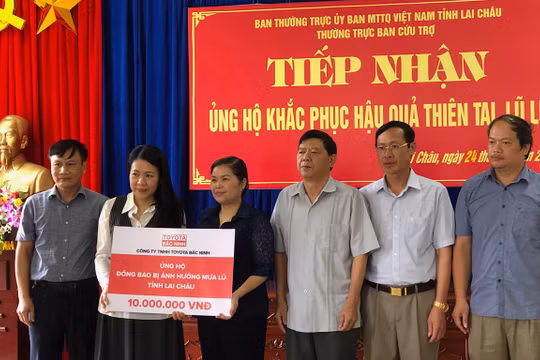 Toyota ủng hộ đồng bào bị mưa lũ tại Lai Châu.