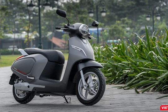 Dù được ưu đãi nhưng giá bán của VinFast Klara vẫn còn khá cao so với nhu cầu của đại đa số khách hàng có ý định muốn sở hữu chiếc xe này. (Ảnh: Ngô Minh)