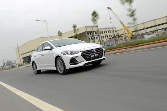 Hyundai Elantra Sport được trang bị động cơ 1.6 T-GDi mạnh mẽ 