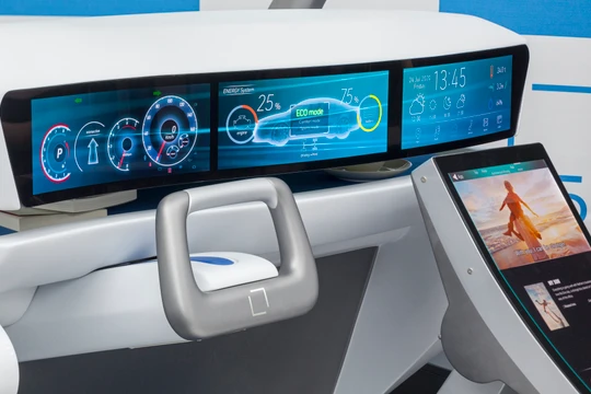 Màn hình hiển thị điện tử sẽ mang lại nhiều điểm hấp dẫn với người mua xe (Ảnh: Bloomberg)