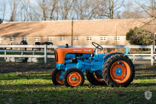 Lamborghini 2241R hiện đang được rao bán trên trang James Edition với mức giá 45.000 USD