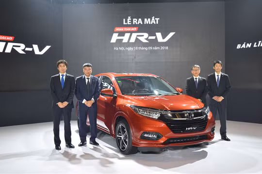 Có vẻ như với giá bán từ 786 - 871 triệu đồng, Honda CR-V sẽ hướng tới cạnh tranh với các đối thủ ở phân khúc cao hơn nó. (Ảnh: P.S)