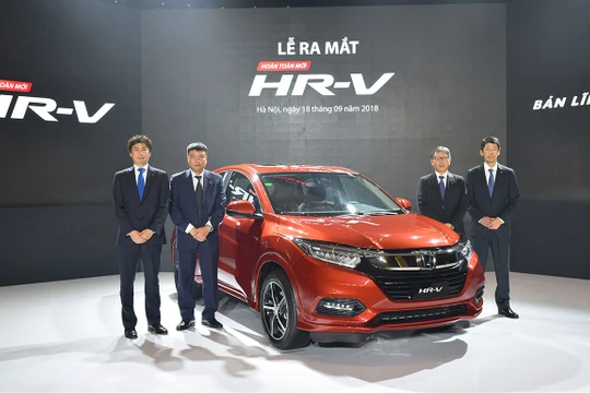 Có vẻ như với giá bán từ 786 - 871 triệu đồng, Honda CR-V sẽ hướng tới cạnh tranh với các đối thủ ở phân khúc cao hơn nó. (Ảnh: P.S)