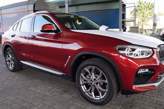 Giá bán và các phiên bản của BMW X4 2019 vẫn chưa được tiết lộ.