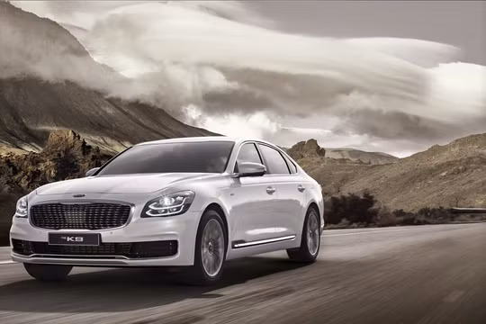 Kia K900 2019 đã sẵn sàng để cạnh tranh sòng phẳng với các đối thủ hạng sang khác