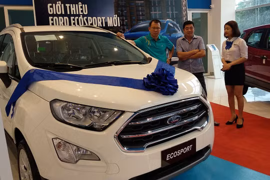 Xe nhập khẩu khan hiếm, các mẫu xe lắp ráp trong nước vẫn là lựa chọn tốt dành cho khách hàng. (Ảnh Ngô Minh) 