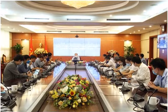 Thư trưởng Phan Tâm chủ trì buổi làm việc. Ảnh MIC