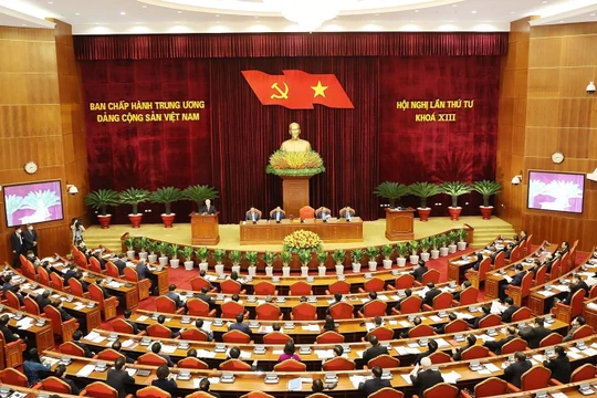 Sáng 4/10/2021, Hội nghị lần thứ tư Ban Chấp hành Trung ương Đảng khóa XIII đã khai mạc trọng thể tại thủ đô Hà Nội. Tổng Bí thư Nguyễn Phú Trọng chủ trì, phát biểu khai mạc hội nghị (Ảnh: TTXVN)