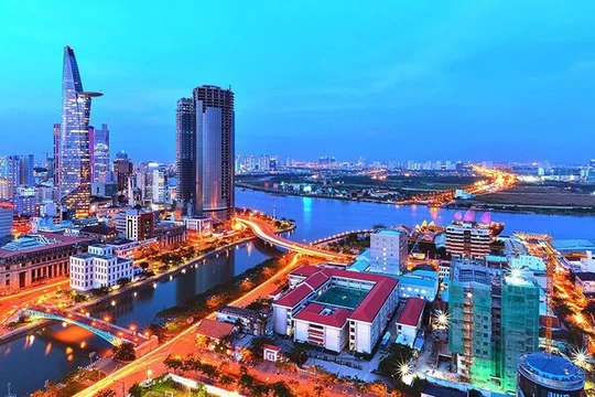 Mặc dù Việt Nam đã tiến những bước dài so với mình trong quá khứ, nhưng thách thức vẫn còn rất lớn khi so sách về sự phát triển với các quốc gia láng giềng.